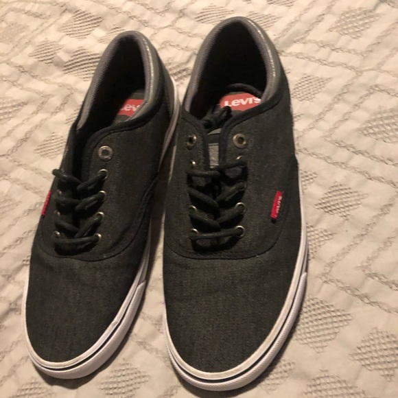 Men’s Levi’s shoes - Picture 1 of 6